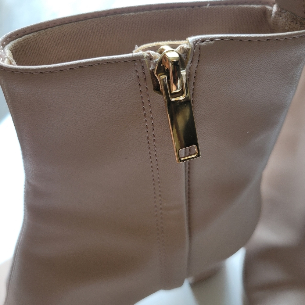 H&M PREMIUM SELECTION BEIGE/CREAM COLORED LEATHER ANKLE BOOTS - Picture 12 of 15